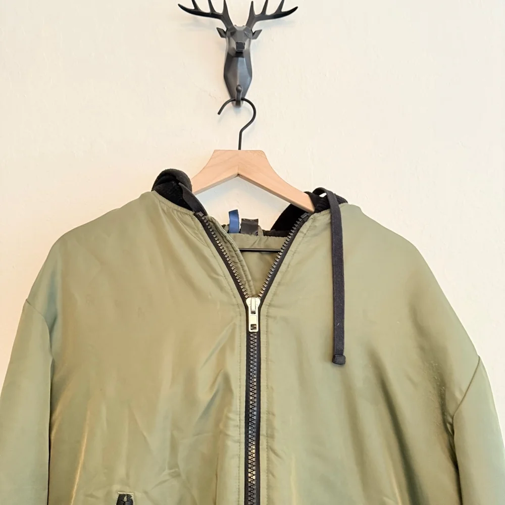 H&M Men's Army Green Full Zip Bomber Jacket Size Medium